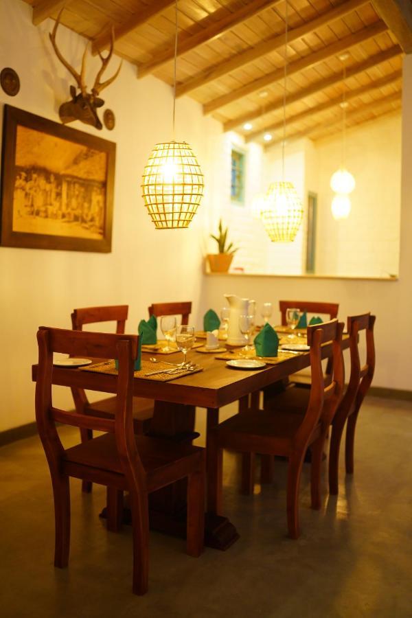 Ronaya Surf Waves Villa ดิคเวลลา ภายนอก รูปภาพ