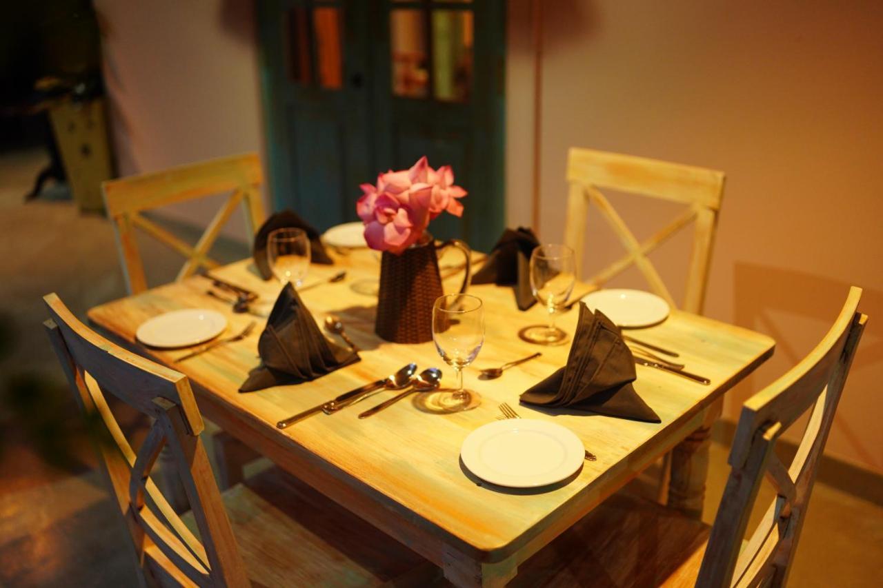 Ronaya Surf Waves Villa ดิคเวลลา ภายนอก รูปภาพ