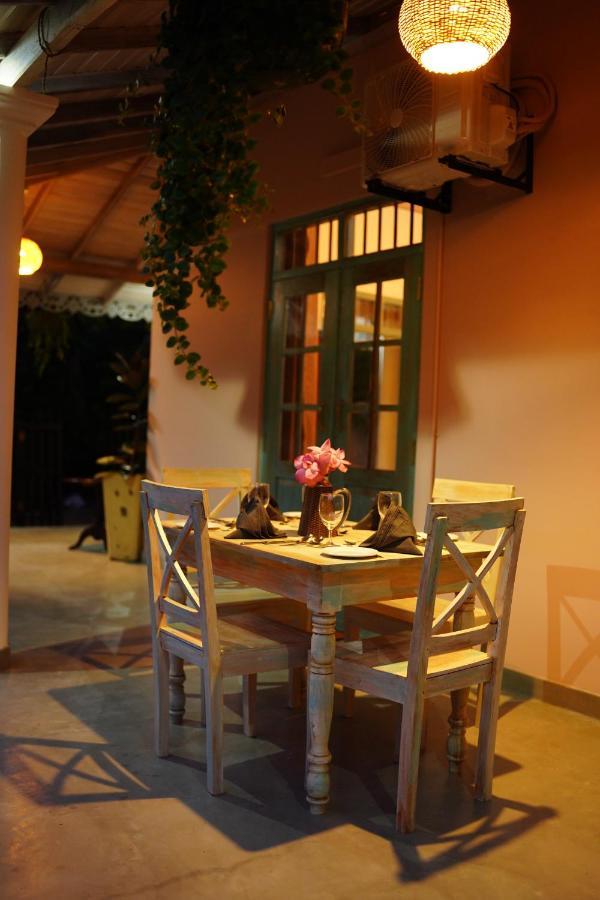 Ronaya Surf Waves Villa ดิคเวลลา ภายนอก รูปภาพ