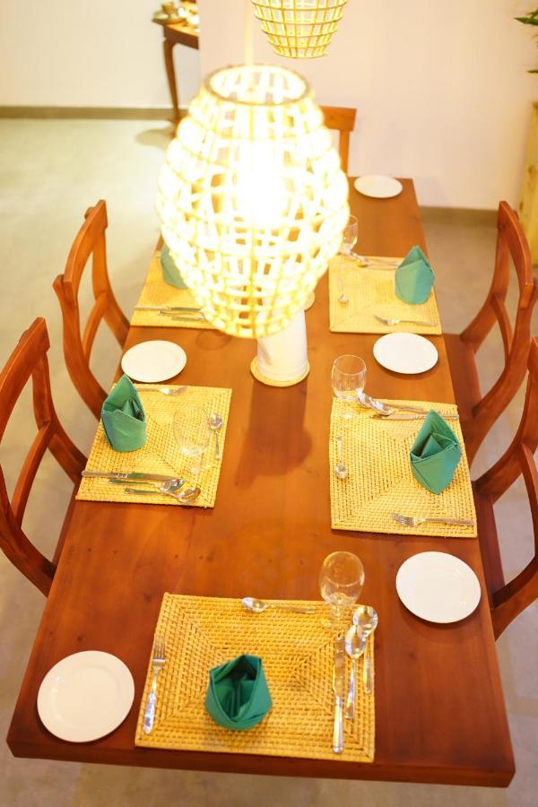 Ronaya Surf Waves Villa ดิคเวลลา ภายนอก รูปภาพ