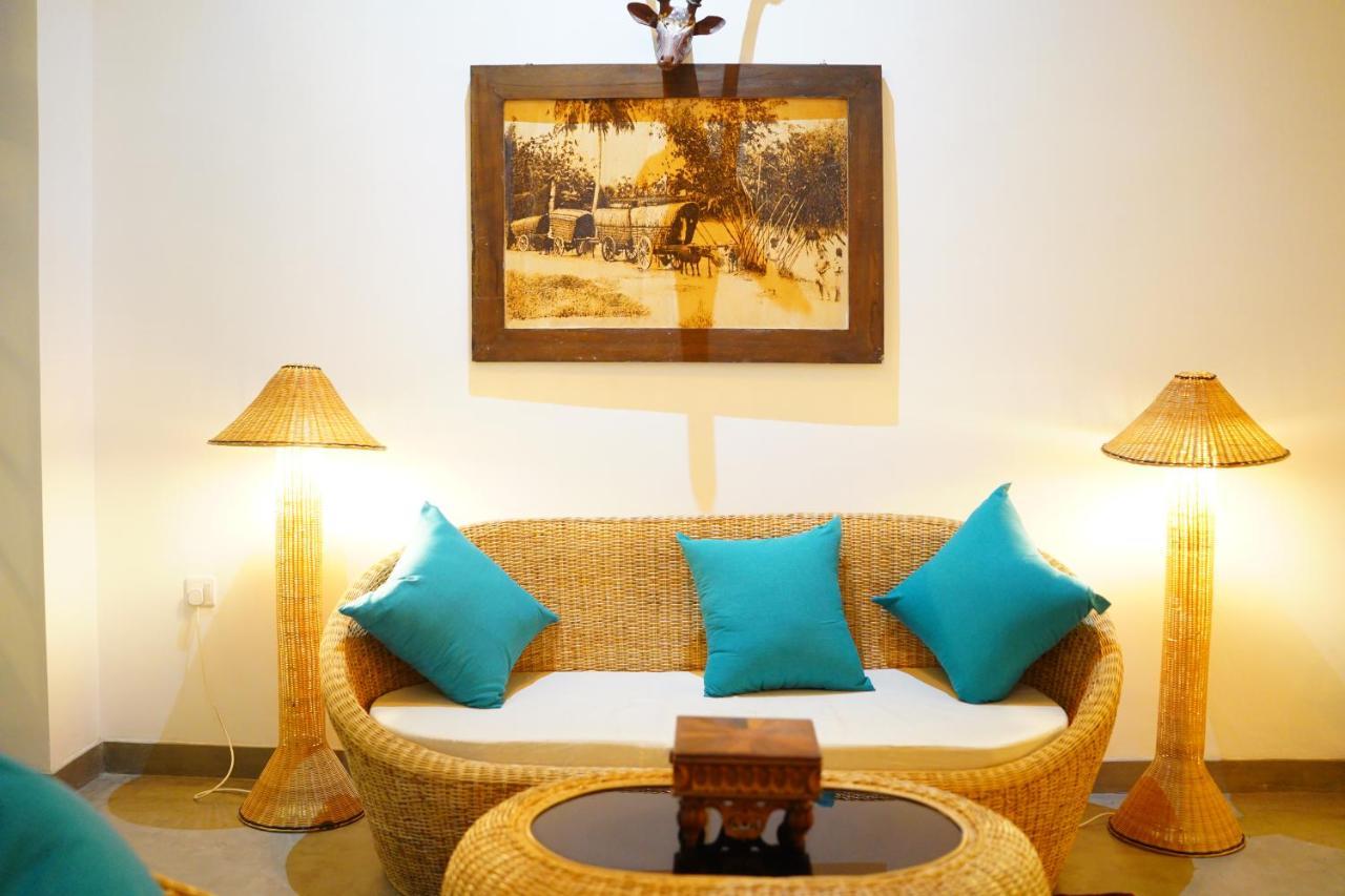 Ronaya Surf Waves Villa ดิคเวลลา ภายนอก รูปภาพ