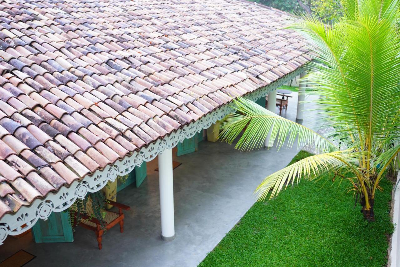 Ronaya Surf Waves Villa ดิคเวลลา ภายนอก รูปภาพ