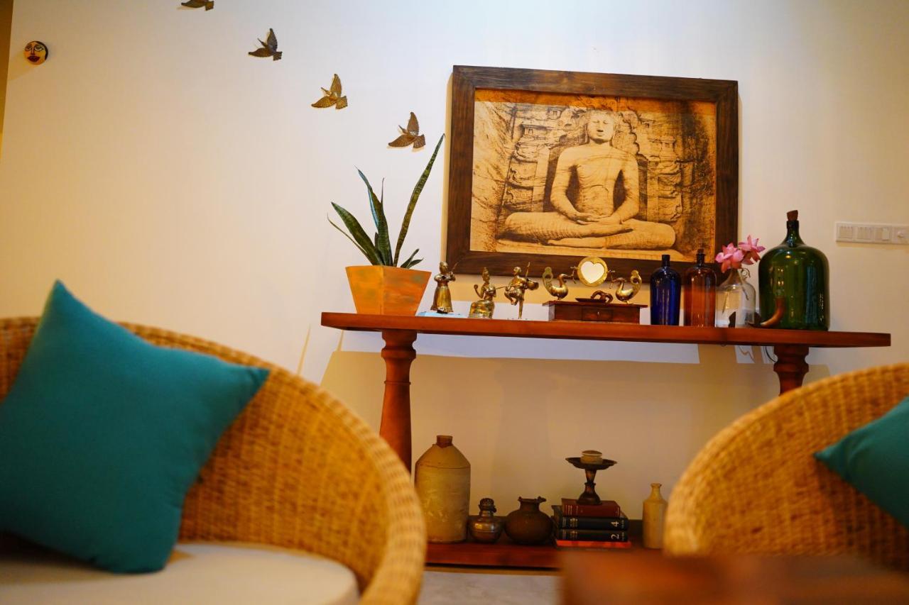 Ronaya Surf Waves Villa ดิคเวลลา ภายนอก รูปภาพ