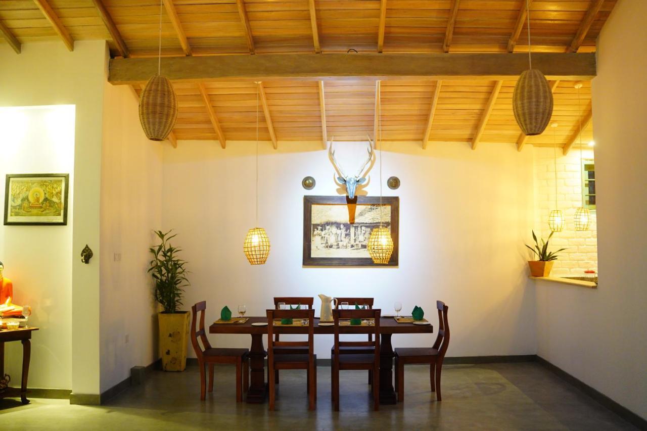 Ronaya Surf Waves Villa ดิคเวลลา ภายนอก รูปภาพ