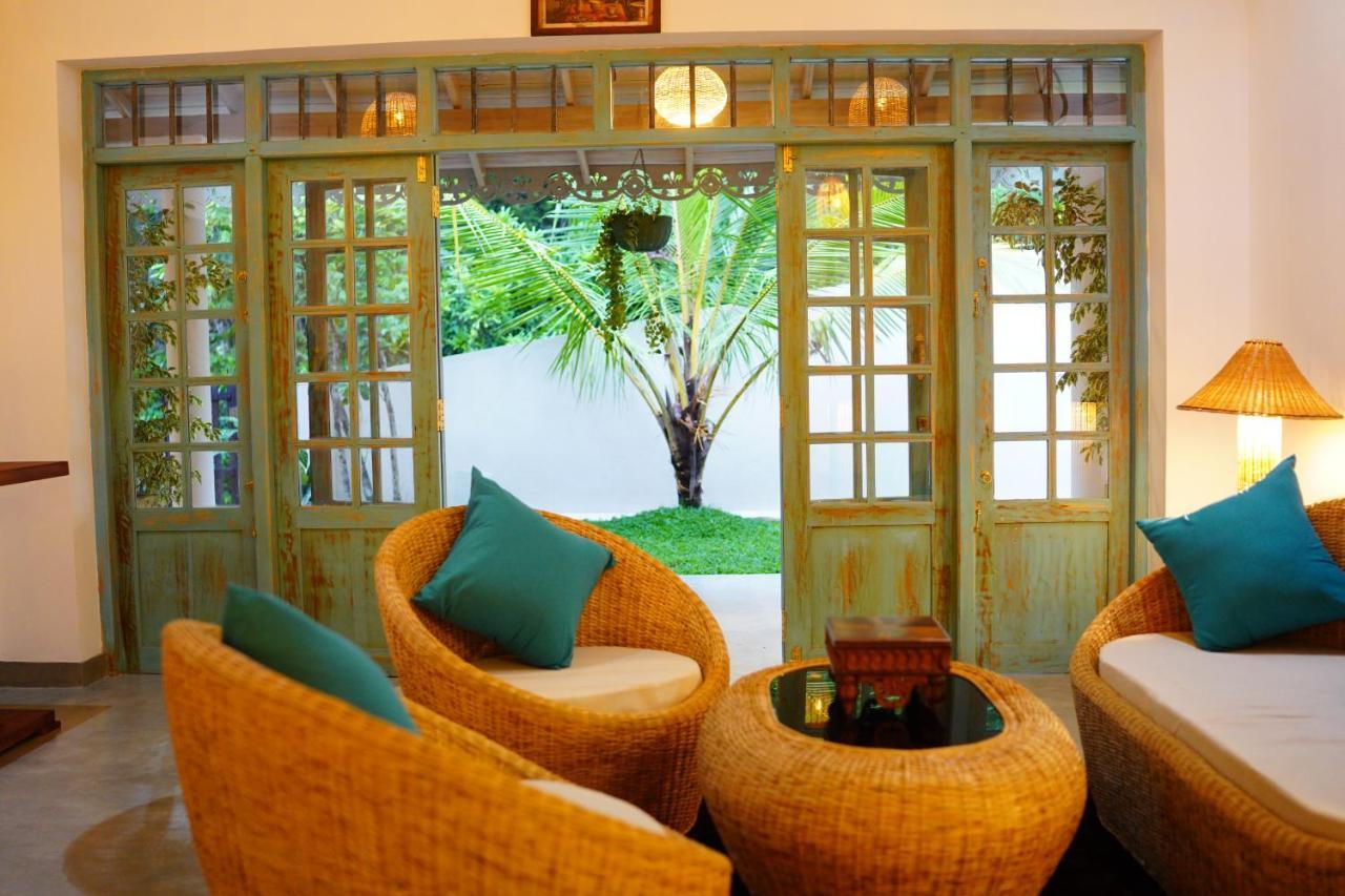 Ronaya Surf Waves Villa ดิคเวลลา ภายนอก รูปภาพ
