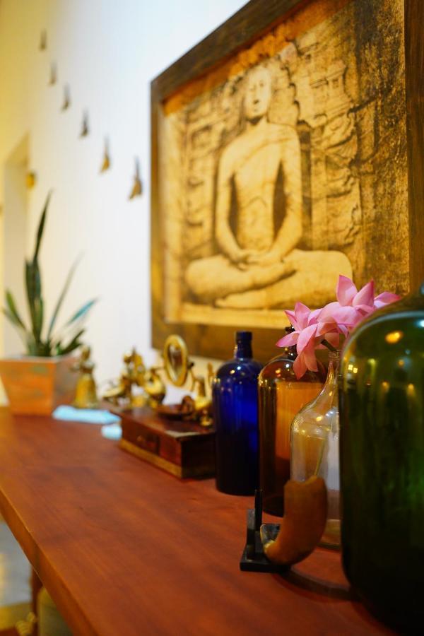 Ronaya Surf Waves Villa ดิคเวลลา ภายนอก รูปภาพ
