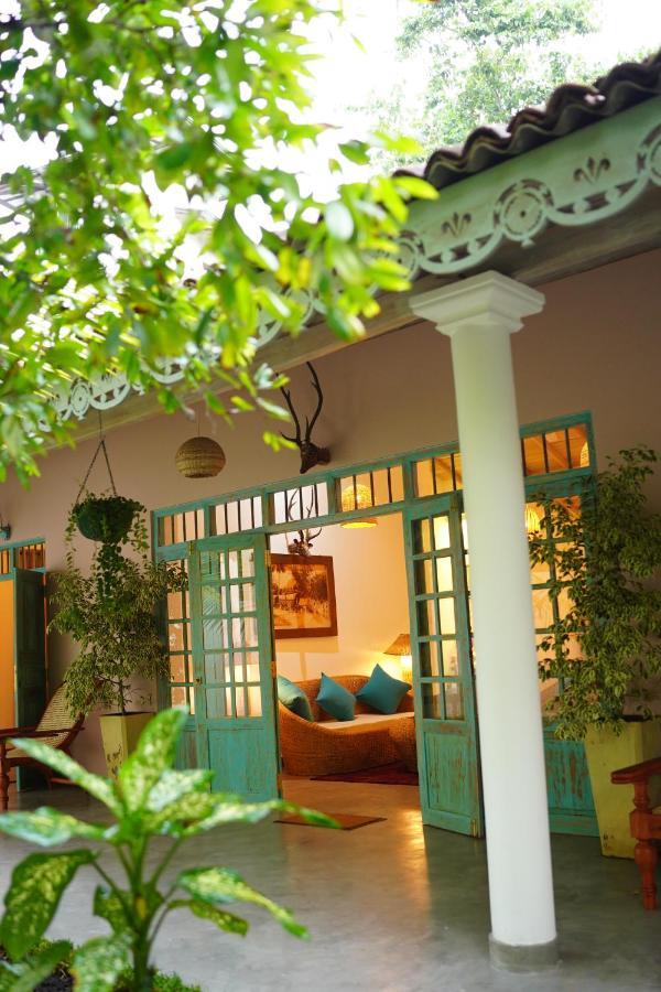 Ronaya Surf Waves Villa ดิคเวลลา ภายนอก รูปภาพ