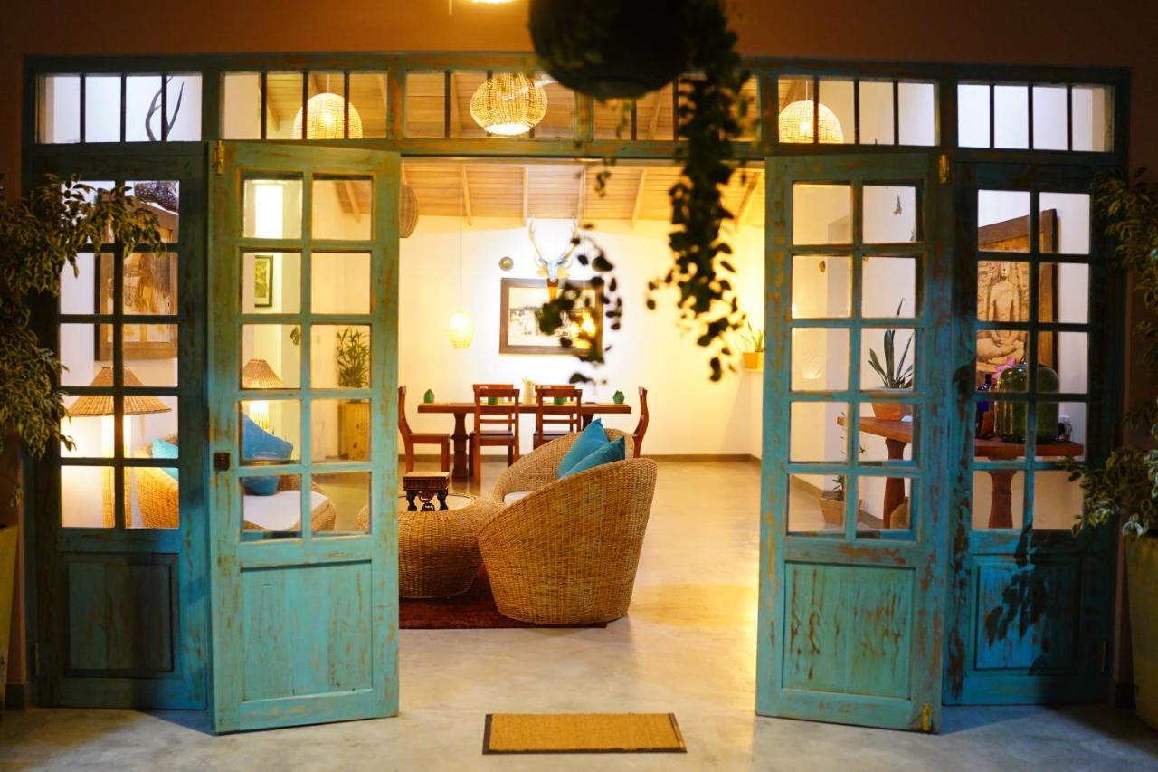 Ronaya Surf Waves Villa ดิคเวลลา ภายนอก รูปภาพ